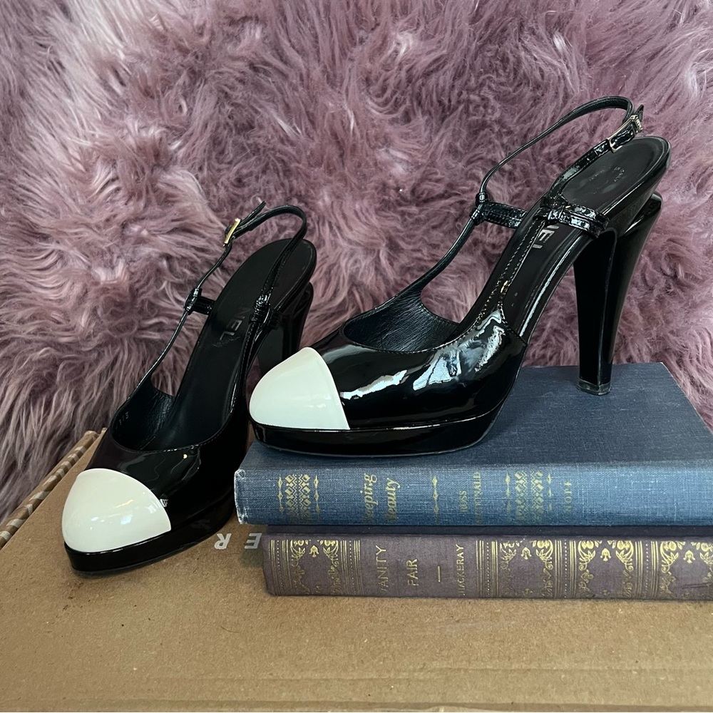 Chanel black patent leather with white cap toe Slingback pumps - Picture 3 of 15